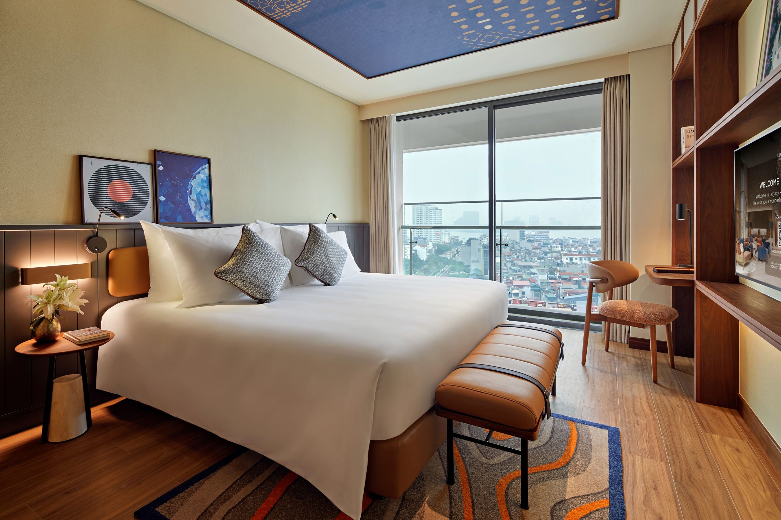 DELUXE SUITE