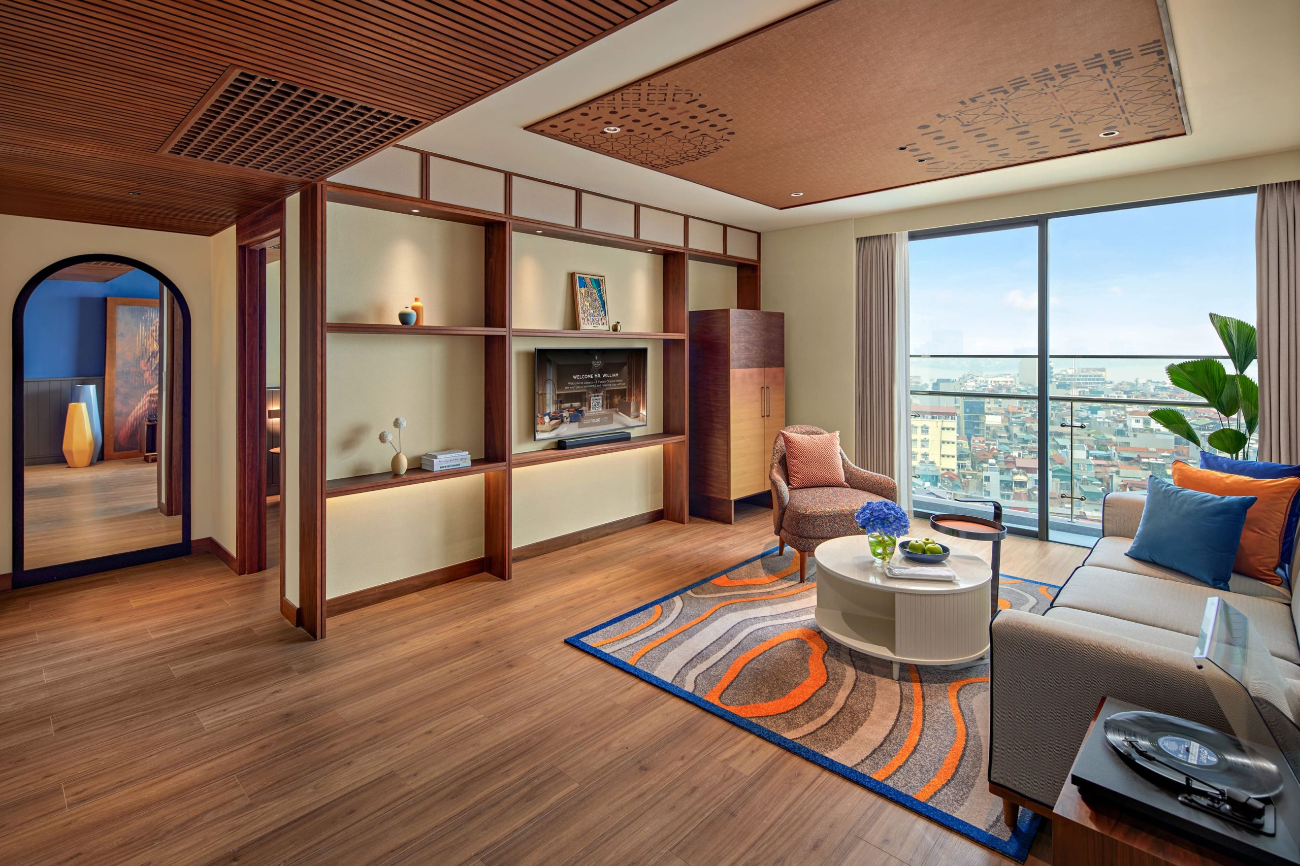 DELUXE SUITE