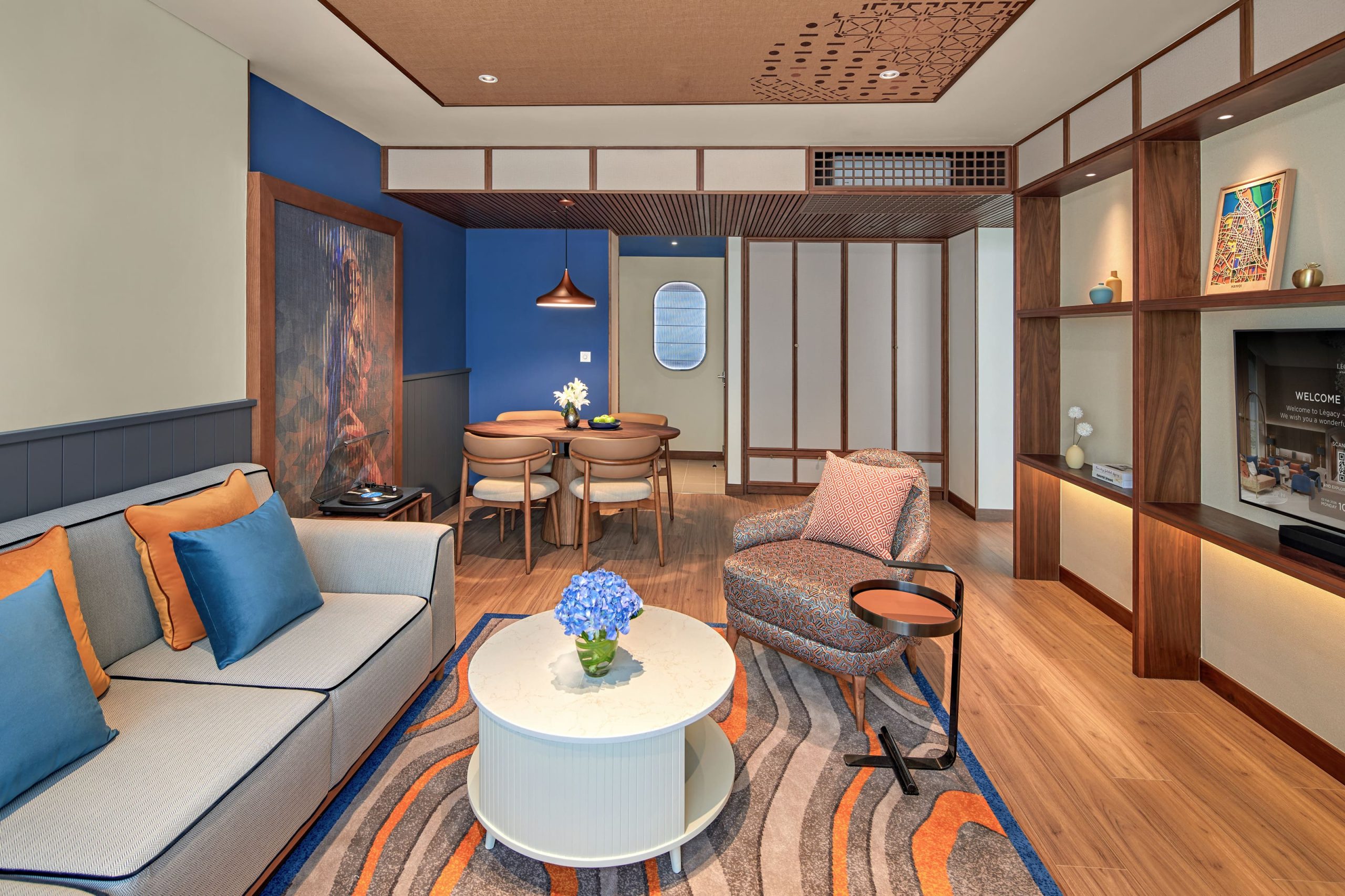 DELUXE SUITE
