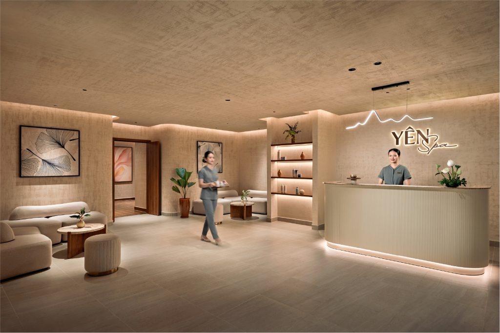 KHOẢNH KHẮC YÊN ĐẦU TIÊN
